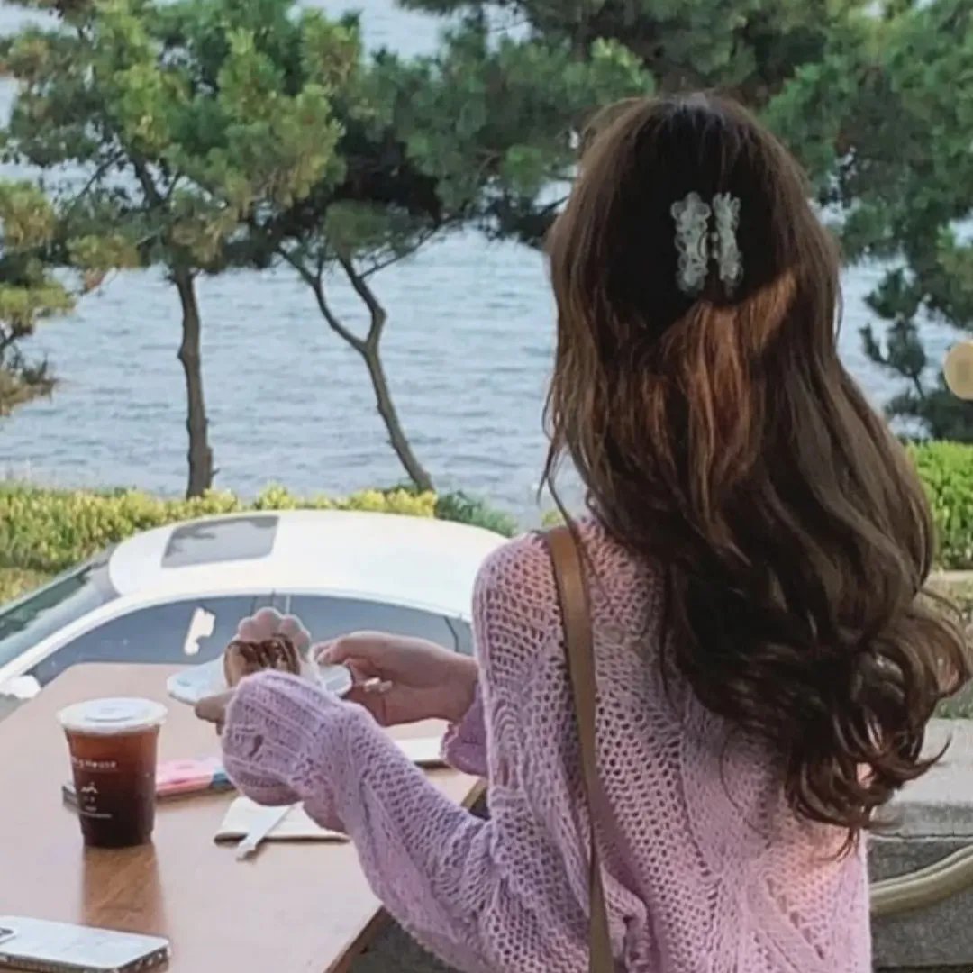 左撇子女孩